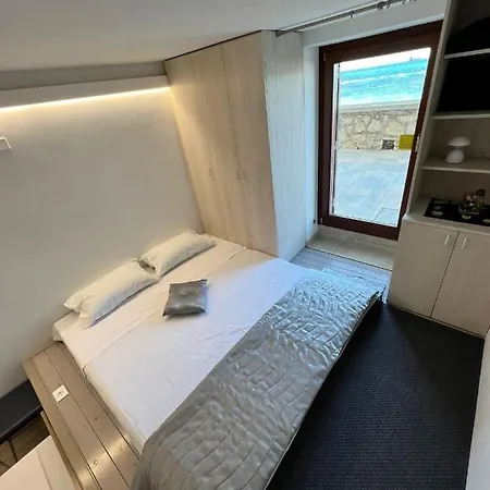 Mare Fuori Apartment *
